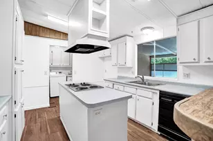 21411 NW 3rd St, Pembroke Pines, FL 33029 - Photo 20