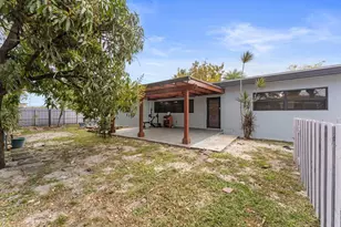 795 NE 165th St, Miami, FL 33162 - Photo 26
