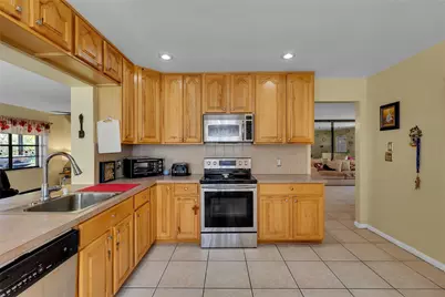 9802 NW 75th Court, Tamarac, FL 33321 - Photo 34