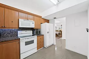 2500 Parkview Dr, Hallandale Beach, FL 33009 - Photo 4
