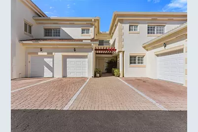 504 7th Square #103, Vero Beach, FL 32962 - Photo 2