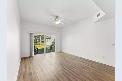 504 7th Square #103, Vero Beach, FL 32962 - Photo 6