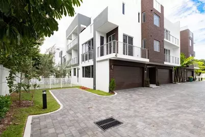 700 NE 14th Avenue #206, Fort Lauderdale, FL 33304 - Photo 2