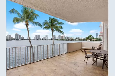 18260 N Bay Road #304, Sunny Isles Beach, FL 33160 - Photo 2