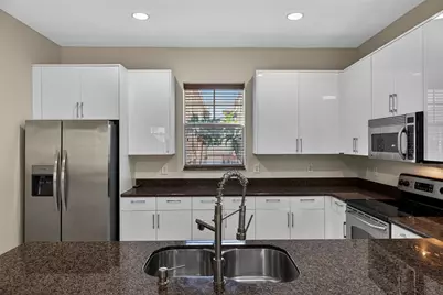 1033 NE 17th Way #1103, Fort Lauderdale, FL 33304 - Photo 2