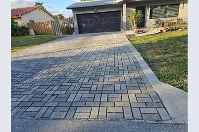 7811 NW 40th Court, Coral Springs, FL 33065 - Photo 4