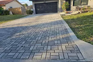 7811 NW 40th Ct, Coral Springs, FL 33065 - Photo 4