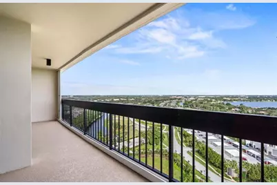 2400 Presidential Way #PH2, West Palm Beach, FL 33401 - Photo 10