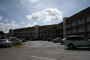 8040 N Sunrise Lakes Dr, Fort Lauderdale, FL 33322 - Photo 2