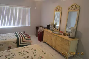 9350 Sunrise Lakes Blvd, Sunrise, FL 33322 - Photo 14