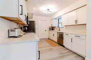 2515 NE 207th St, Miami, FL 33180 - Photo 16