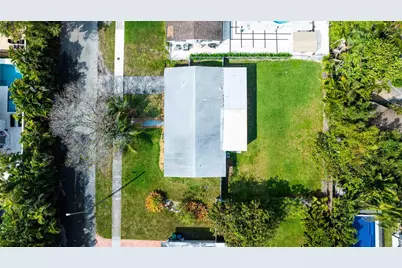 2515 NE 207th Street, Miami, FL 33180 - Photo 2