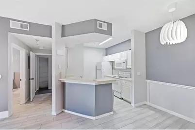 5518 Metrowest Boulevard #11-104, Orlando, FL 32811 - Photo 10