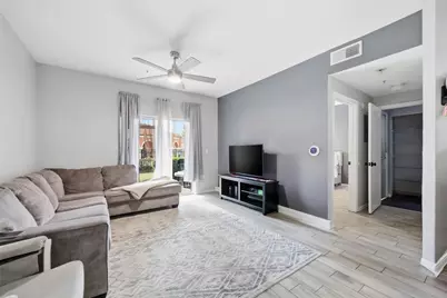 5518 Metrowest Boulevard #11-104, Orlando, FL 32811 - Photo 8