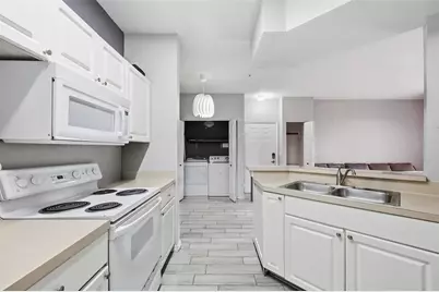 5518 Metrowest Boulevard #11-104, Orlando, FL 32811 - Photo 12