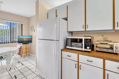 10643 W Clairmont Circle #202, Tamarac, FL 33321 - Photo 6