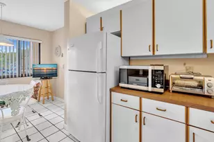 10643 W Clairmont Cir, Tamarac, FL 33321 - Photo 6