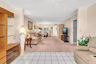 10643 W Clairmont Cir, Tamarac, FL 33321 - Photo 12