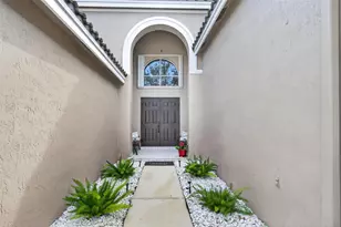 1005 Cedar Falls Dr, Weston, FL 33327 - Photo 2