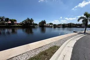140 Cypress Club Dr, Pompano Beach, FL 33060 - Photo 34