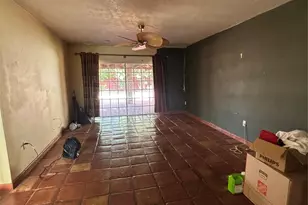 9261 SW 68th St, Miami, FL 33173 - Photo 12