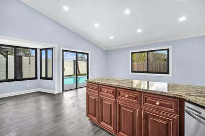 2831 NW 111th Avenue, Sunrise, FL 33322 - Photo 6