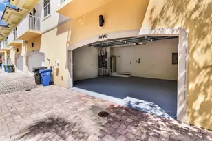 3432 NE 15th Ave, Oakland Park, FL 33334 - Photo 4