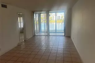 208 Lake Pointe Dr, Oakland Park, FL 33309 - Photo 2