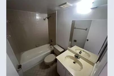 208 Lake Pointe Drive #105, Fort Lauderdale, FL 33309 - Photo 8