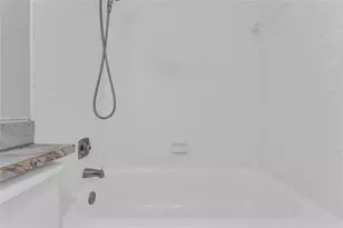 300 Village Green Circle, Palm Springs, FL 33461 - Photo 28