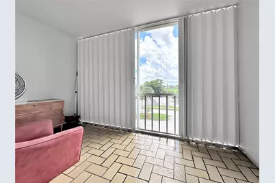 1005 Country Club Drive #404, Margate, FL 33063 - Photo 4