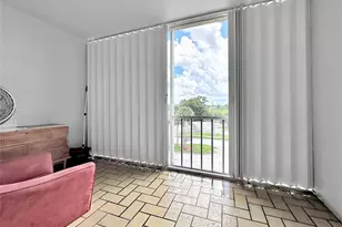 1005 Country Club Dr, Margate, FL 33063 - Photo 4