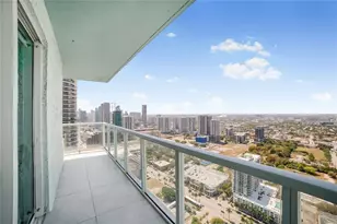 1900 N Bayshore Dr, Miami, FL 33132 - Photo 24