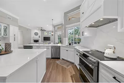 10110 NW 68th Court, Parkland, FL 33076 - Photo 14