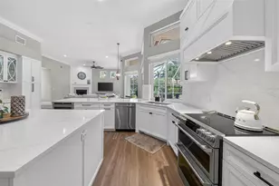 10110 NW 68th Ct, Parkland, FL 33076 - Photo 14