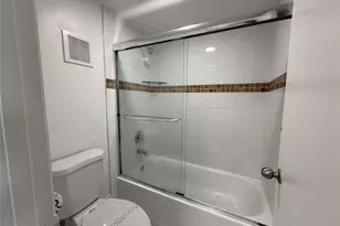 17350 NW 68th Ave, Hialeah, FL 33015 - Photo 8