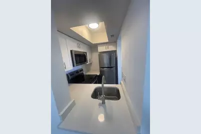 411 SE 10th Street #5, Hallandale Beach, FL 33009 - Photo 4