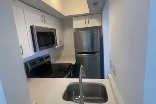 411 SE 10th St, Hallandale Beach, FL 33009 - Photo 4