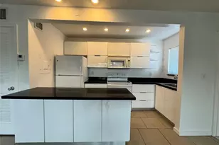 2830 NE 30th Pl, Fort Lauderdale, FL 33306 - Photo 4