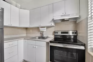 1932 NE 7th St, Deerfield Beach, FL 33441 - Photo 12