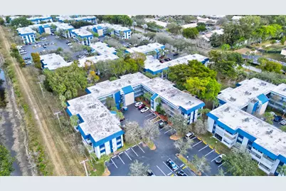 3150 Holiday Springs Boulevard #311, Margate, FL 33063 - Photo 4