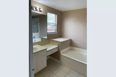 2400 NW 98th Lane, Sunrise, FL 33322 - Photo 8