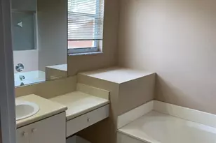 2400 NW 98th Ln, Sunrise, FL 33322 - Photo 8