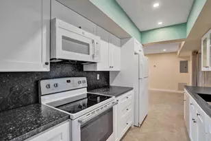 7018 NW 64th St, Tamarac, FL 33321 - Photo 12