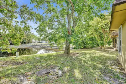 7018 NW 64th Street, Tamarac, FL 33321 - Photo 32