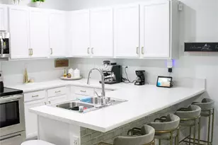 315 NE 208th Terrace, Miami, FL 33179 - Photo 6