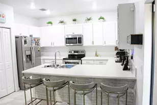 315 NE 208th Terrace, Miami, FL 33179 - Photo 4