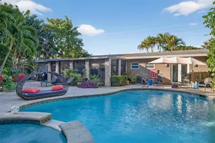 318 NE 26th St, Wilton Manors, FL 33305 - Photo 16