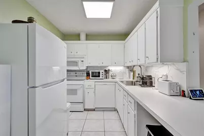 6750 NE 21st Road #123, Fort Lauderdale, FL 33308 - Photo 2