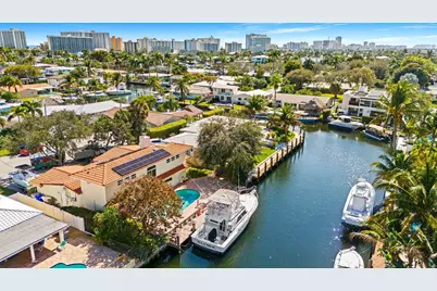 1031 NE 27th Avenue, Pompano Beach, FL 33062 - Photo 2